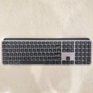 MX Keys for Mac Advanced Wireless Illuminated Keyboard